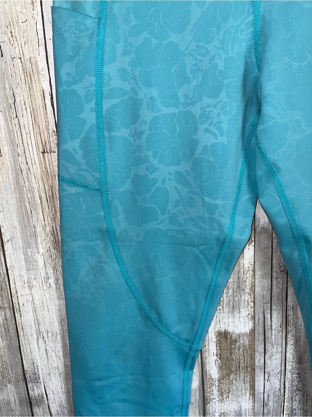 ZYIA Active Blue Floral Pocket Light n Tight Hi Rise Capri Leggings 4 - Picture 3 of 5